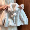 Conjunto de inverno para meninas 2026 novo estilo, jaqueta e suéter forrados com fleece e espessados, conjunto de duas peças quente e estiloso para bebês