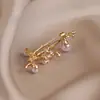 Broche de Aleación de Perlas y Ramas Estilo Antiguo Diseño de Nicho Lujo de Gama Alta Accesible Accesorios de Joyería Broche para Ropa