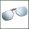 Las gafas de sol polarizadas con clip se pueden usar sobre las gafas graduadas, son adecuadas para que los hombres las usen de día y de noche, específicamente para conducir, pescar y visión nocturna.