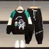 Ropa de niño otoño traje de niño otoño manga larga suéter de dibujos animados pantalones casuales ropa deportiva para niños conjunto de dos piezas