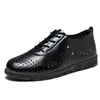 Novos Sapatos Femininos Transfronteiriços, Sapatos de Couro Vazados Respiráveis, Confortáveis e Frescos no Verão, Sapatos Casuais Versáteis Slip-On para Mulheres, Sapatos de Mãe