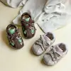 Zapatos para niños 2026 nuevos estilos primavera y otoño: zapatos de niña Forrest Gump, tenis de niño, zapatillas de entrenamiento alemanas, zapatillas deportivas casuales, colección de otoño