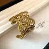 Pulsera Abierta Metálica Floral Hueca Estilo Europeo y Americano, Nuevo Modelo 2025, Brazalete Vintage de Alta Resistencia, Joyería de Lujo Ligero de Gama Alta para Mujeres