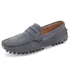Mocasines slip-on para hombre, nuevo modelo de otoño, estilo British old money, zapatos planos casuales de gamuza para ir al trabajo