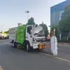 Camión de Barrido de 9 Cuadrados Dongfeng Equipado con Máquina Limpiadora de Barreras Urbanas Puede Limpiarse en Ambas Direcciones. Se Puede Limpiar por un Lado o por Ambos Lados