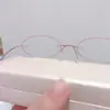 Armazón de Gafas Ovaladas sin Marco con Borde Rosa Brillante para Mujeres con Caras Pequeñas, Varillas Ultra-Ligeras de Memoria, Adecuado para Lentes de Alta Graduación
