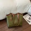 Bolso de mano tejido de verano transfronterizo para mujer, nuevo modelo 2026, bolso de hombro de gran capacidad para el día a día, bolso casual de alta gama para debajo del brazo