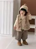 Chaleco de Niña Ropa de Abrigo de Invierno Elegante para Bebé Niño Pequeño Otoño Invierno Nuevo Estilo Cuero Piel Integrados Capa Cálida Chaleco Engrosado
