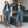 Conjunto de Trabajo de Mezclilla Estilo Americano para Niñas Primavera y Otoño, Chaqueta de Mezclilla Multibolsillos y Jeans, Atuendo de Dos Piezas de Moda para Niños Mayores