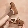 Leve Feminino Outono 2025 Novo Pingente Retrô Sapatos Individuais com Contas Moda Casual Versátil Retrô Sola Grossa Birkenstock