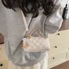 Bolsa Pequena Feminina 2026 Novo Modelo Bolsa de Corrente com Toque de Luxo, Estilo Nicho de Luxo Leve, Bolsa Acolchoada Estilo Chanel Transversal de Ombro Único