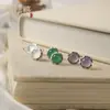 Pendientes de Ágata Calcedonia Natural Grado A Verde Claro con Incrustación Plateada, Pendientes Simples Vintage con un Toque de Lujo, Exquisito Diseño Pequeño de Cabujón