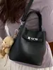 Bolso de Mano Pequeño Estilo Coreano para Mujer, Nuevo Bolso de Hombro Vintage Primavera 2026 para el Trabajo y los Viajes Diarios, Bolso Cruzado Tipo Cubo