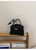 Bolso de Mano de Moda de Alta Gama para Mujer 2026 Nuevo Versátil Cruzado Pequeño Cuadrado Exquisito Super Popular Pequeño para Llevar Todo al Salir
