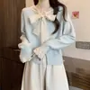 Suéter Cardigan de Tricô com Laço Andy Velvet Cor Azul Leitoso para Mulheres Caimento Solto Chic para Primavera e Outono
