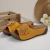 Zapatos de Mujer Talla Grande Verano 2025 Nuevas Sandalias de Punta Abierta Estilo Coreano Bordado de Flores Chanclas Casuales de Playa