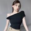 Camiseta feminina branca com ombros inclinados, justa e fina, para o verão, elegante, emagrecedora, sexy, curta