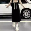 Saia Midi Elegante Estilo Coreano Nova Coleção Outono/Inverno 2026, Cintura Alta, Efeito Emagrecedor, Fenda nas Costas e Cintura Elástica, Estilo Casual Fino Versátil