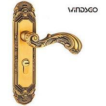 4067779760_383743800