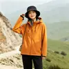 Chaqueta con capucha a prueba de viento e impermeable forrada de forro polar para hombre y mujer, adecuada para senderismo y trekking en otoño e invierno, una prenda exterior casual y moderna para parejas