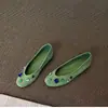 Novidade Primavera e Outono 2026 Sapatos Vovó com Pedraria e Pedras Preciosas para Mulheres, Sapatos Rasos Versáteis de Bico Redondo para Combinar com Saias