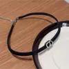 Gargantilla con letra Pure Desire para mujer, diseño de nicho, cadena de clavícula de alta calidad, elegante collar.