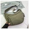 Bolsa de pano de nylon feminina 2024 primavera e verão novo design de moda bolsa de bolinho de massa alça de ombro larga bolsa transversal de ombro para todos os jogos