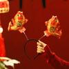 Duoyang Año Nuevo 2026 Creativo Primavera Globo Diadema Pasador Día de Año Nuevo Festivo Divertido Foto Regalo