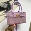 Bolsa Pequena Quadrada Manual com Textura Fosca Retro Feminina 2026 Outono/Inverno Nova Elegante Versátil Texturizada Ombro Único Transversal Pequena