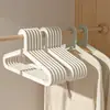 Perchas de Plástico Antideslizantes, Versión Engrosada, Perchas Bajisi, Perchas para Ropa para Dormitorio y Uso en el Hogar, Perchas que No Dejan Marca, Adecuadas para Ropa Seca y Húmeda