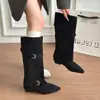 Botas Occidentales 2026 Nuevas de Media Pantorrilla Punta Fina Estilo Coreano Tacón Grueso Botas Arrugadas Mujer Hebilla de Cinturón para Mujer Gamuza Botas de Otoño e Invierno Retro