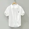 2535 Verão Simples e Versátil Cor Lisa Bordada Camisa de Manga Curta Estilo Japonês Solta Casual Meia Manga Camisa Dropshipping