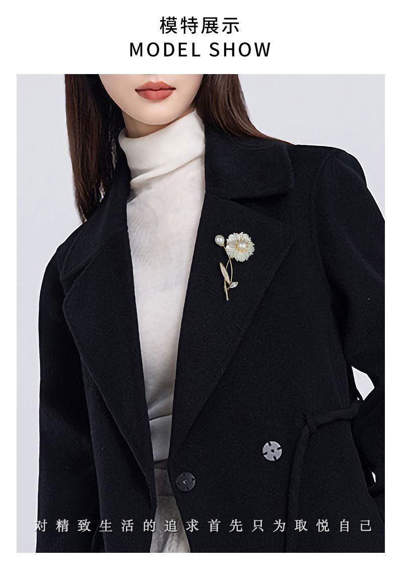 轻奢风天然贝壳花朵胸针小众高级感优雅花朵别针新品气