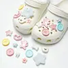 Zapatos Croc 2025 Accesorios Sencillos Ins Corazón Girly Zapatos Croc Hebillas de Zapatos Lindas de Gama Alta Versátiles Flores para Zapatos