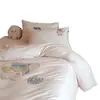Estilo coreano, diseño de niña linda, juego de 50 piezas de hilo doble, 100% algodón, osito de peluche con tema de tenis bordado y aplicado, juego de ropa de cama de tela cepillada para otoño e invierno
