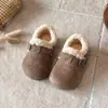 Zapatos Birkenstock con Forro de Felpa Estilo Coreano para Niños Otoño/Invierno 2026 Nueva Moda Versátiles Cómodos Estampado de Leopardo Zapatos de Algodón para Exteriores para Niñas