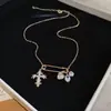 Colar de Coração e Cruz Esmaltado Cheio de Diamantes para Menina Doce, Cool e Picante, Corrente para Suéter de Toque de Luxo Leve de Nicho, Colar Estilo Europeu