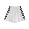 Calça Larga com Três Listras para Mulheres, Novo Estilo Primavera/Verão 2026, Estilo College com Design de Laço, Shorts Três Quartos