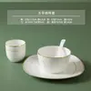 Vajilla de Hotel Jingdezhen Cerámica de Hueso con Borde Dorado, Tazones y Platos Cerámicos con Logo Impreso del Grupo Nacional de Construcción de China para Uso en Comedores de Unidad