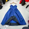Vestido de tirantes plisado estilo Hepburn Niche Europeo Americano Australiano Francés Vestido Negro Pequeño
