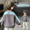 Sudadera elegante y genial estilo coreano para niños, nueva colección primavera/otoño 2026, cuello redondo, manga larga, atuendo de primavera para niños