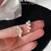 Pendientes pequeños de perla de uva con aguja de plata 925, pendientes sencillos de temperamento francés, de nicho de alta clase para mujer, de uso diario, combinables y elegantes.