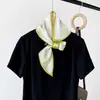 Bufanda de Cinta Estampada, Bufanda de Seda Popular, Bufanda Pequeña para Cuello de Mujer con Esquinas Puntiagudas, Moda de Negocios Versátil, Disponible para Venta al por Mayor