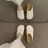 Chinelos de meio sapato femininos de verão, tecidos à mão, estilo nicho francês, vazados, respiráveis, bico fechado, para uso externo, estilo romano, com sola grossa