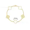 Pulsera de alta gama de trébol de cuatro hojas y cinco flores con ágata natural y nácar, chapado grueso en oro rosa de 18 quilates por CNC, disponible para ventas en transmisiones en vivo