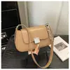 Lujo Ligero Chic Hebilla Exquisita 2026 Nuevo Color Sólido Retro Solapa Temperamento Hombro Único Cruzado de Hombro de Mano Bolso Silla Mujer