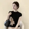 Top de punto ajustado de manga corta con estampado floral pintado a mano estilo coreano para mujer, nuevo lanzamiento de verano, adelgazante, diseño versátil, top moderno