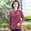 Nueva moda de otoño, camiseta estilo mamá bordada, elegante diseño de dos piezas, manga larga, corte holgado y favorecedor para mujeres de mediana edad y mayores