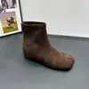 Botas Femininas Toe 2026 Botas Emagrecedoras Outono Aumento Interno de Altura Chelsea Split Falso Botas Curtas Zíper Traseiro Botas Curtas Camurça