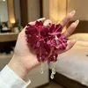 Pendientes de Flores Coloridas para Mujer, Pendientes Atmosféricos, Accesorios para Orejas Frescos y Dulces Estilo Bosque, Pendientes de Pétalos de Gama Alta de Nicho al por Mayor